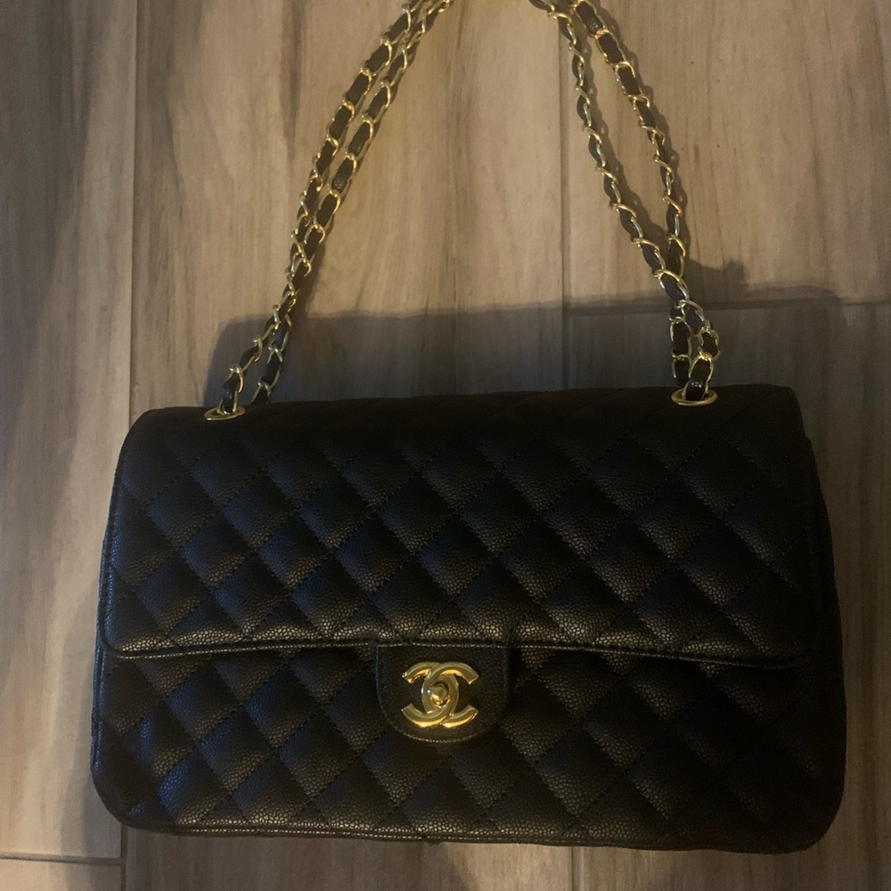 Beautiful CC Diamond quilted 
Beautiful fur lock cc closure